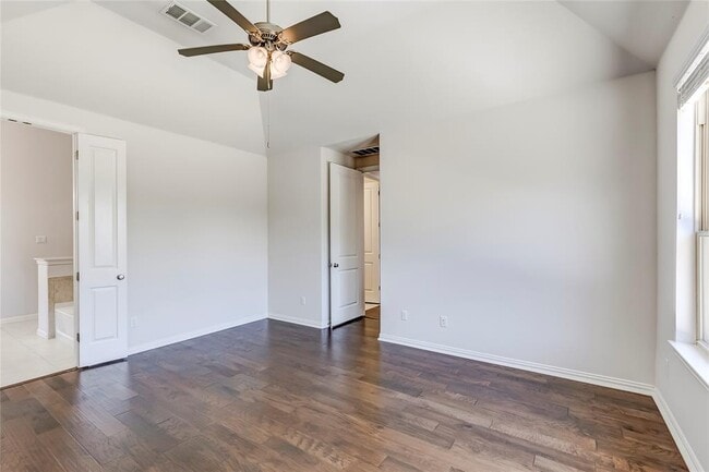 Building Photo - 2918 Diego Dr