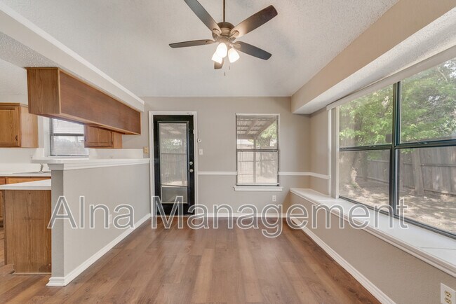 Building Photo - 8701 Pheasant Run Dr