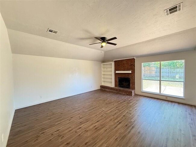 Building Photo - 528 NW 172nd Pl