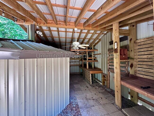 Building Photo - 23 Creekstone Ln
