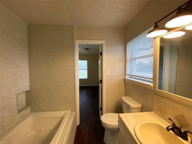 Building Photo - 119 FM 407