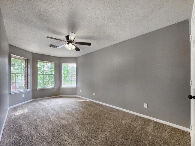 Building Photo - 2546 Acadiana Ln
