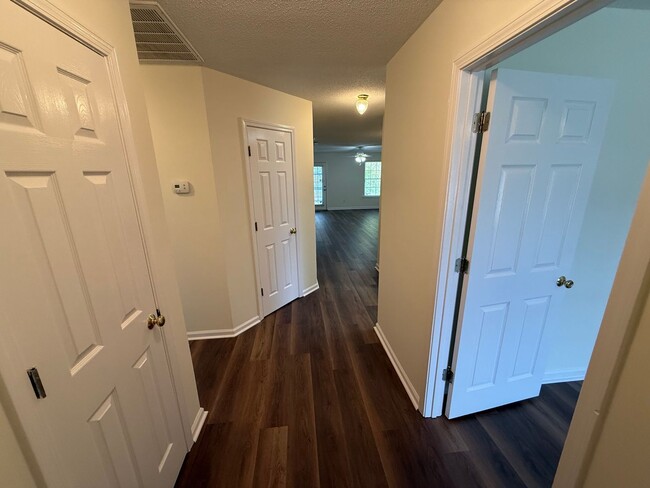 Building Photo - 6-4 Pintail Ct