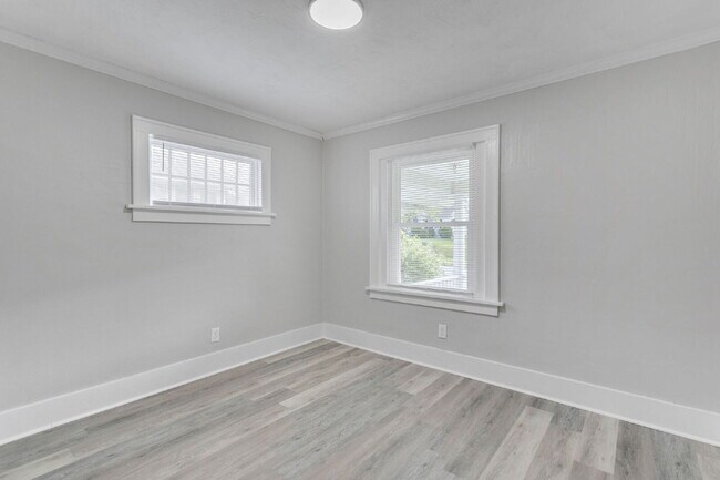 Building Photo - 737 S 30th St