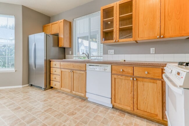 Building Photo - 20467 SW Rosemount St