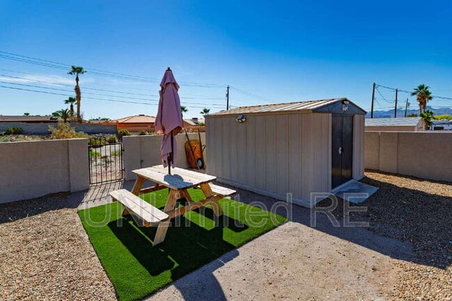 Building Photo - 2960 Star Dr