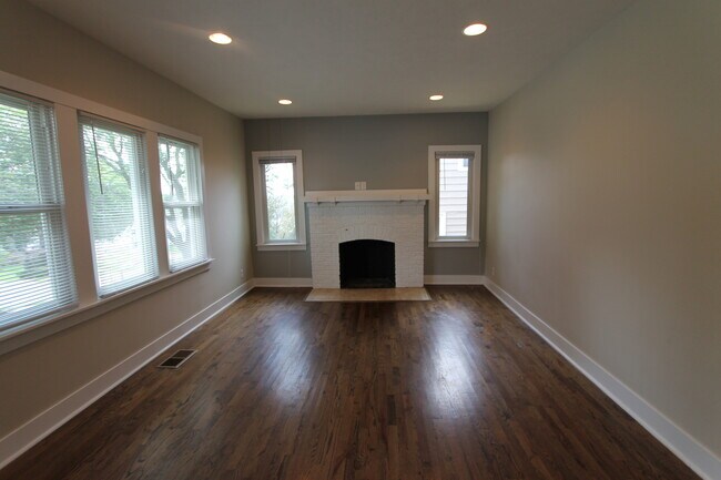 Building Photo - Dreamy 3 Bedroom house in Midtown