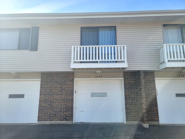 Building Photo - 1335 Forestdale Ct