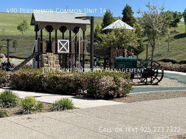 Building Photo - Gorgeous 3 Bed, 2.5 Bath Home in Desirable...