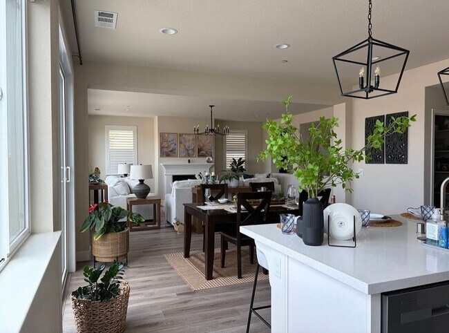 Building Photo - Luxury - New Executive Home | Furnished or Unfurnished | 5 Bedrooms | Antioch