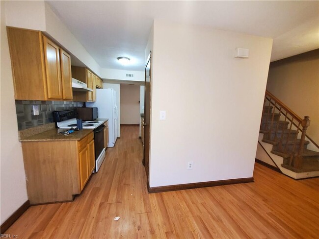 Building Photo - 5489 Davis Way