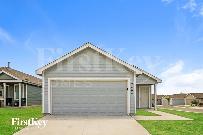 Building Photo - 2404 Lake Hills