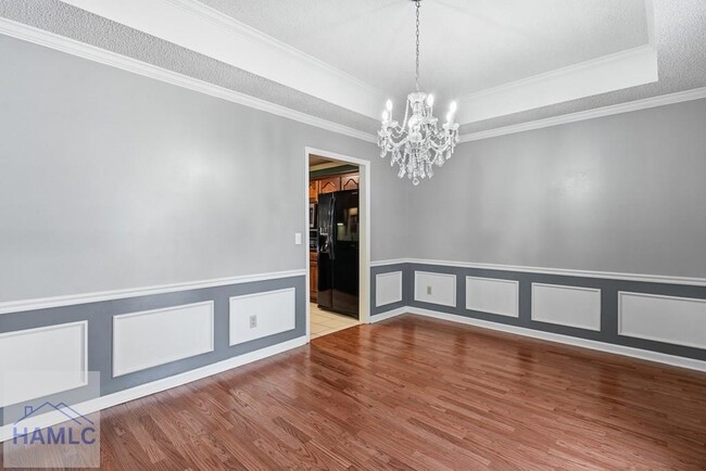 Building Photo - 405 Club Dr