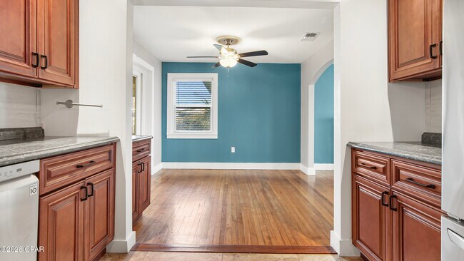 Building Photo - 1207 Buena Vista Blvd