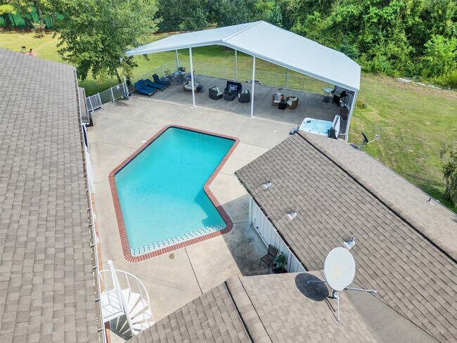 Building Photo - 8402 Matthews Ln