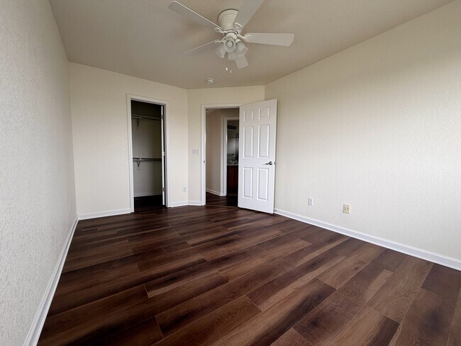 Building Photo - 653 Millet Cir