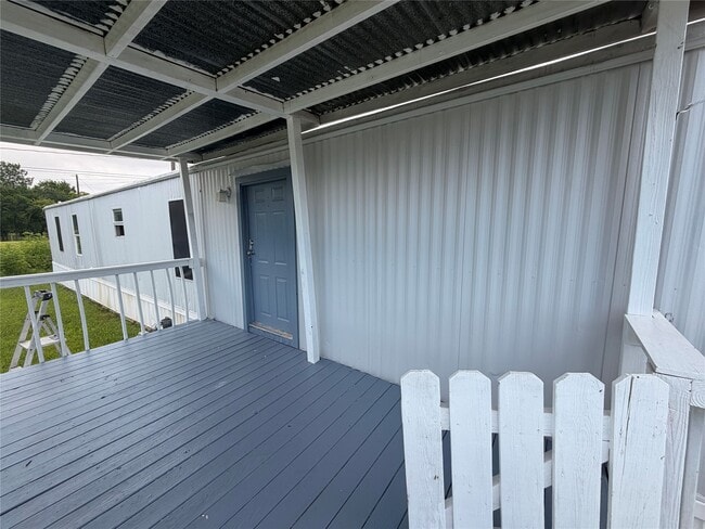 Building Photo - 2021 N Battlebell Rd