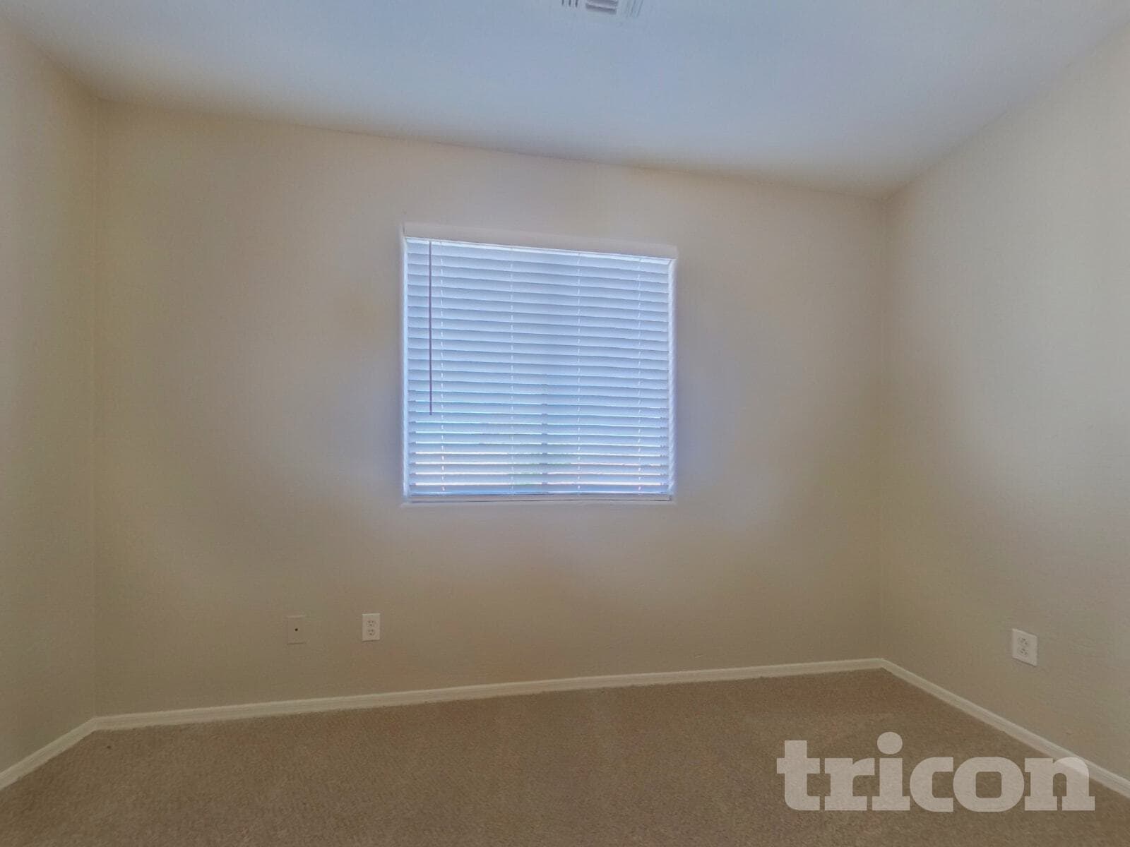 Building Photo - 11218 W Elm Ln