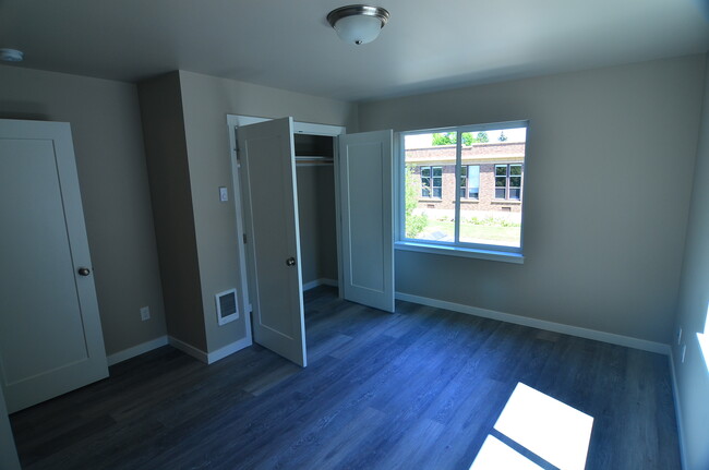 Building Photo - 2505 Utter St