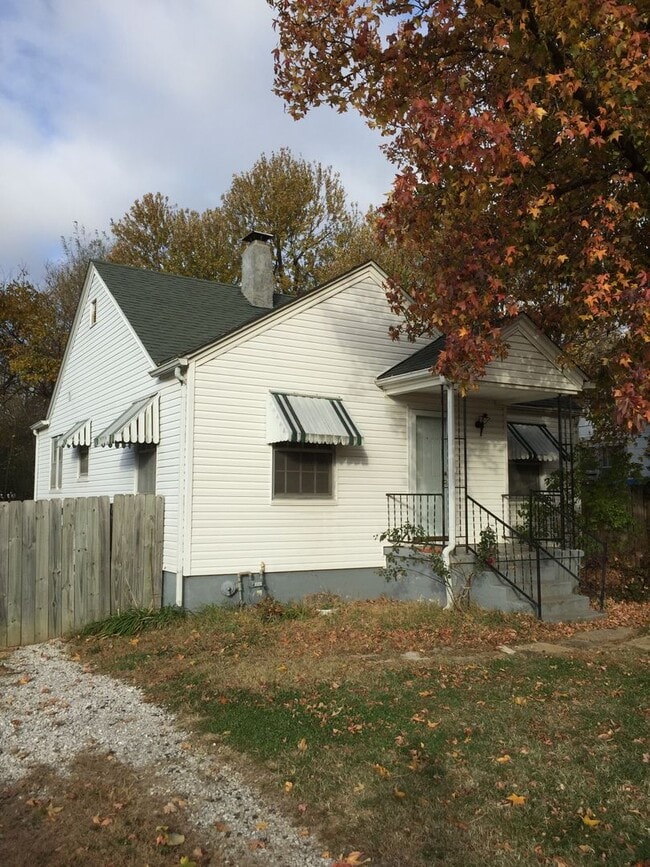 Building Photo - Very nice and LARGE 1 bed House for rent CLOSE TO MSU!