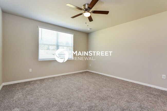 Building Photo - 4 Bedroom Pet-Friendly Home in Auburndale, FL with Main Street Renewal