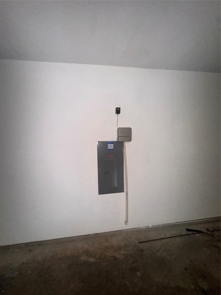 Building Photo - 5925 McKaskle Dr