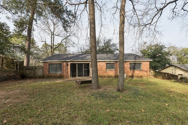 Building Photo - 324 Olive St