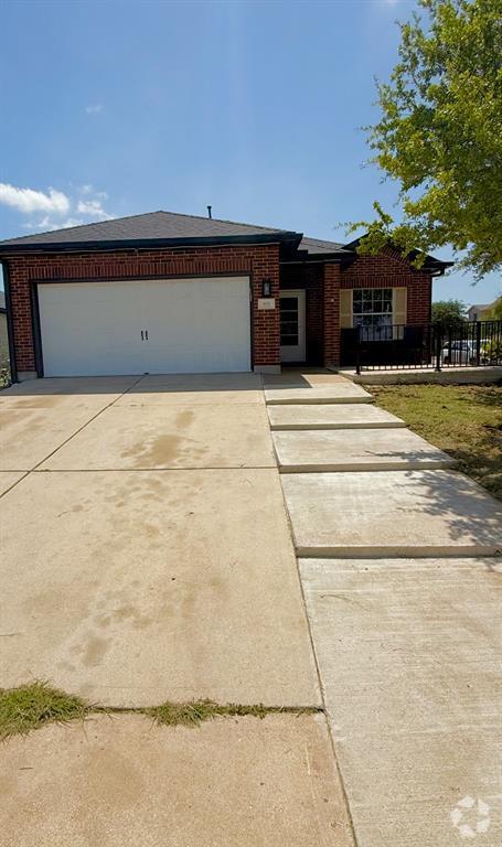 Building Photo - 811 Estancia Way