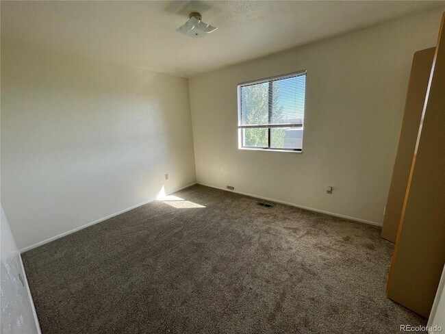Building Photo - 4820 W 88th Pl
