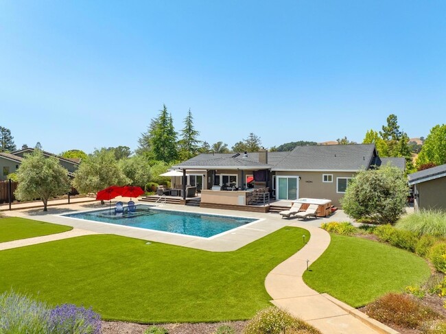 Building Photo - 1051 Stonebridge Dr