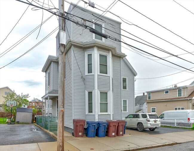 Building Photo - 46 Wyllis Ave