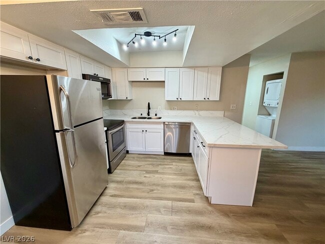 Building Photo - 4300 N Lamont St