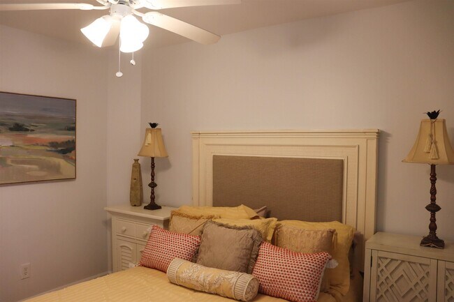 Building Photo - 4384 Daphne Ln