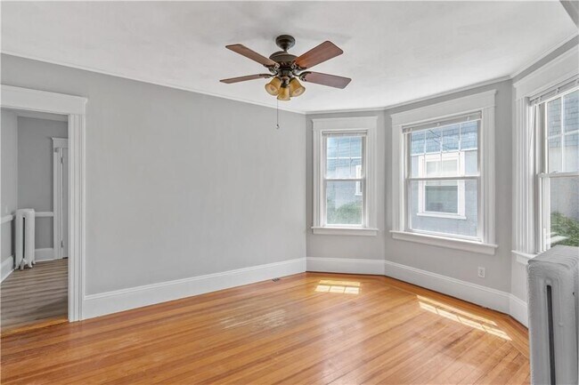 Building Photo - 157 Irving Ave