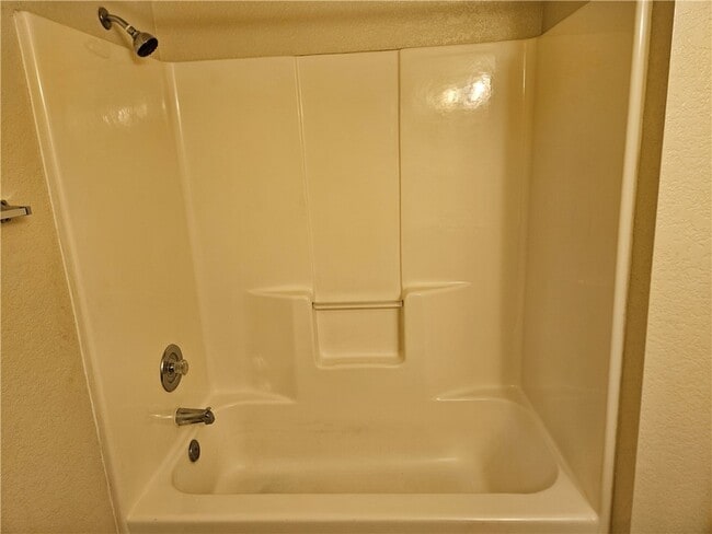 Building Photo - 813 Gemstone Ave