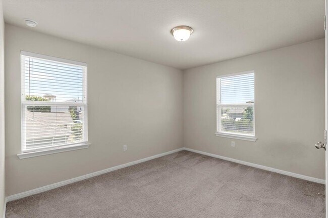 Building Photo - 121 Emerald Pass