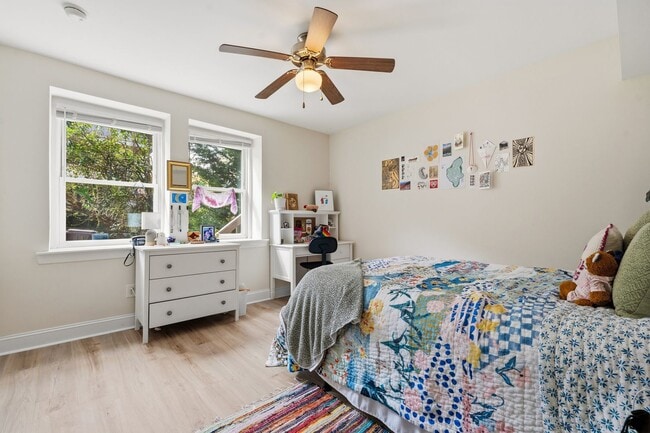 Building Photo - Beautiful apartment less than 1 mile from Brightleaf Square! Utilities Included!