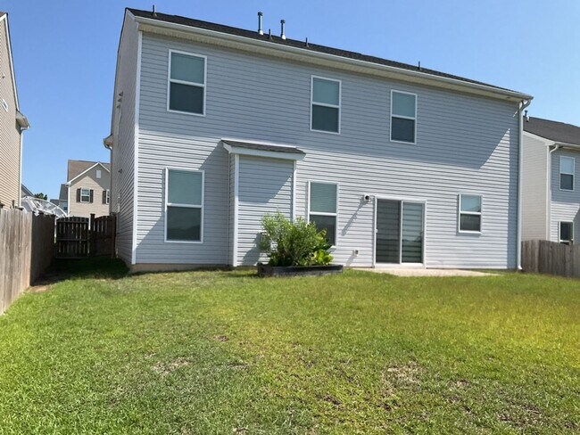 Building Photo - 511 Rhine Falls Ln