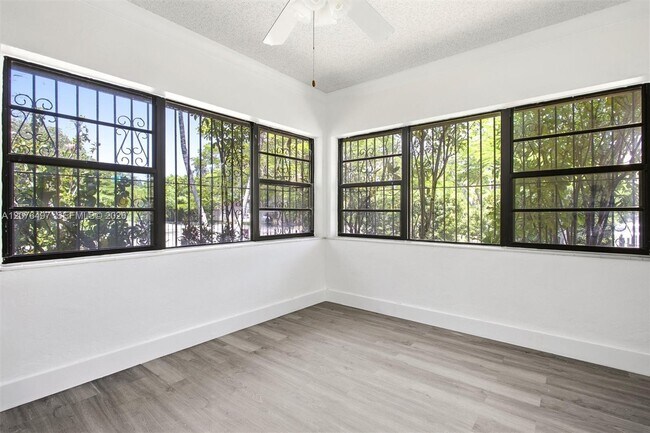 Building Photo - 1200 SW 18th Ave