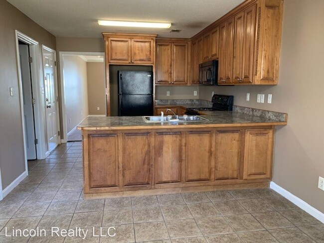 Building Photo - 3 br, 2 bath House - 1812 Chestnut Dr