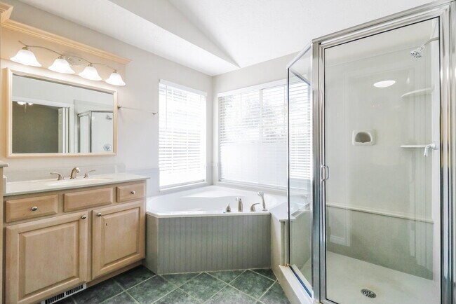 Building Photo - 6166 Eagle Nest Dr