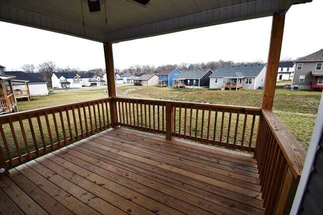 Building Photo - 3 Bedroom Pet Friendly Home For Rent in Chalet Hills!