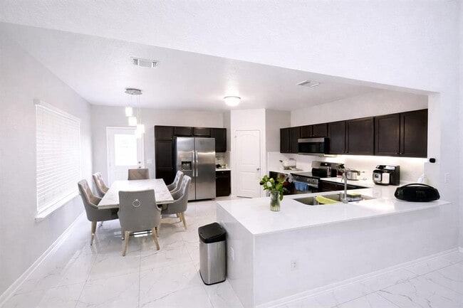 Building Photo - 12107 Riprap Dr