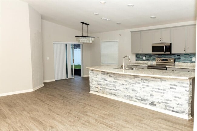Building Photo - 213 Talladega Ln