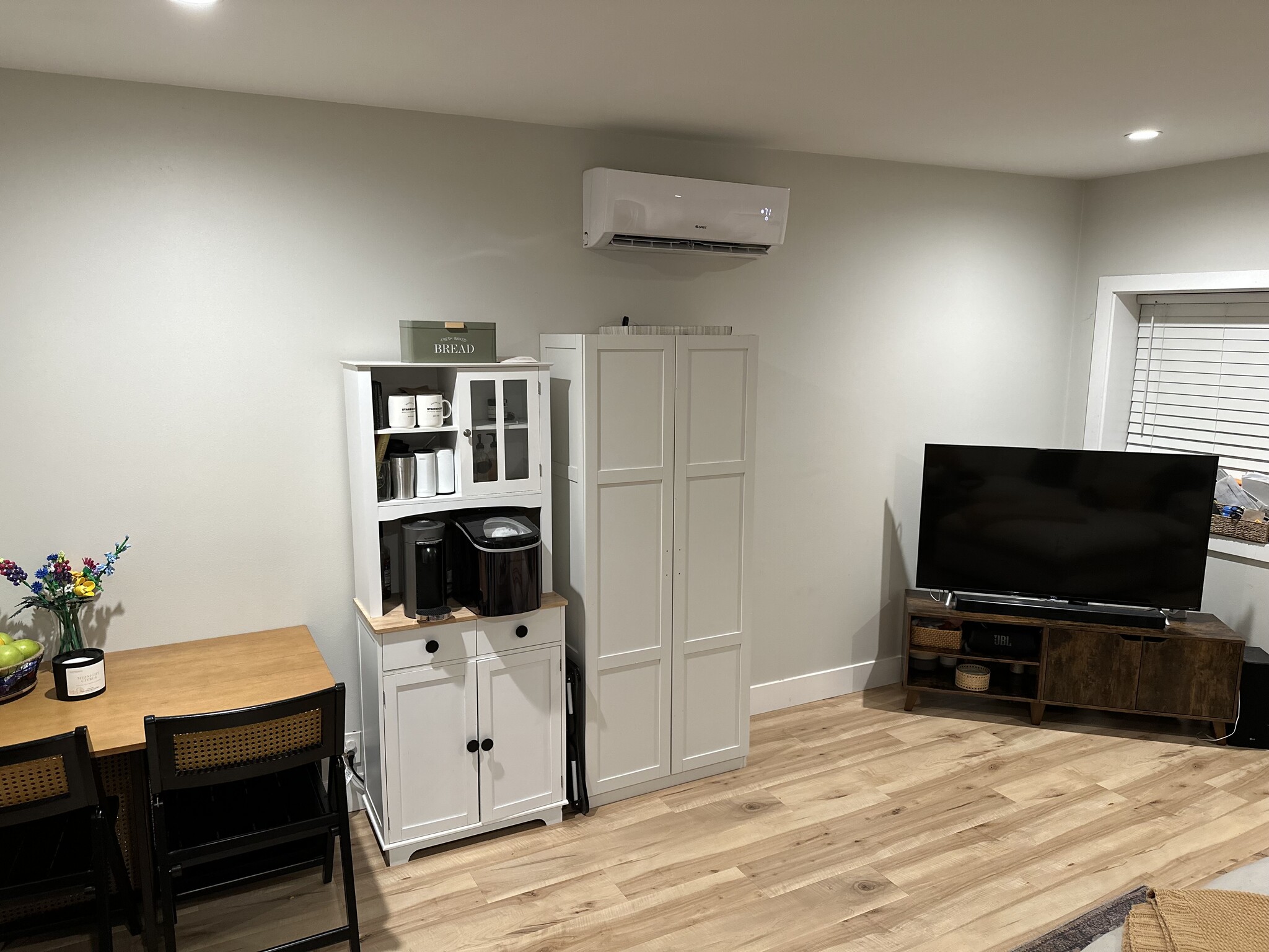 Building Photo - 9430 Lomita Dr