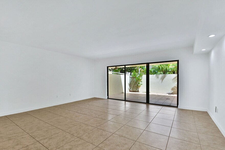 Building Photo - 3501 Magellan Cir