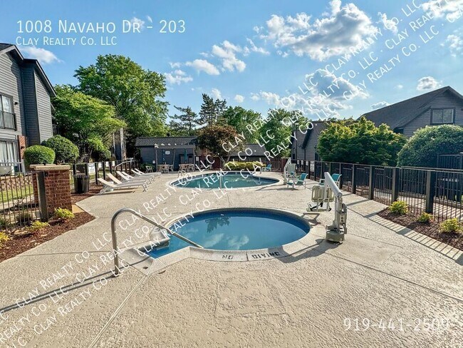 Building Photo - 1008 Navaho Dr