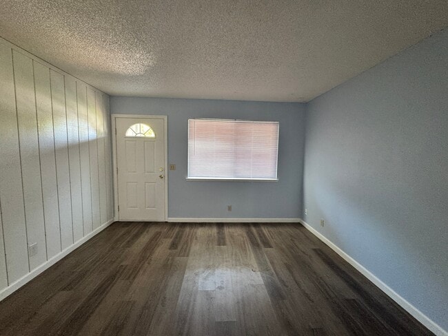Building Photo - 7442 Tierra Way