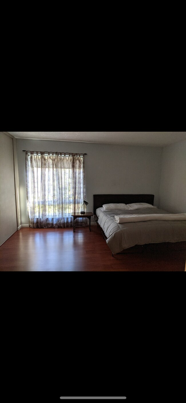 Building Photo - 310 N Civic Dr