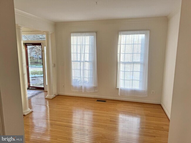 Building Photo - A rare opportunity to experience spacious, sophisticated living in a premier location.